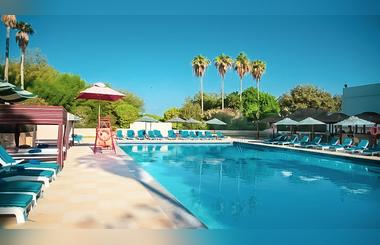Plan a Memorable Staycation with Tajawal and Get Great Deals on Top UAE Hotels