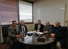 AURAK signs an agreement with The University of Texas at Arlington