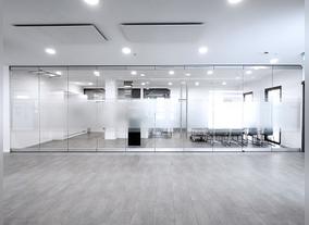 GEZE MSW Comfort for New Locking Mechanism for Manual Sliding Wall Systems