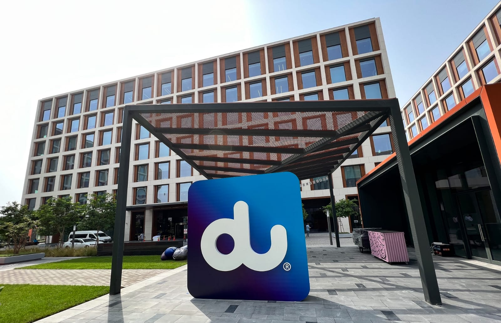 Huawei and du Achieve Milestone with First Indoor 5G-Advanced Network Deployment in the Middle East